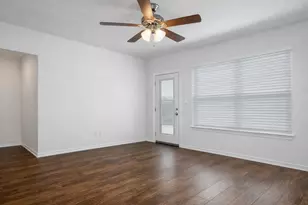 1018 Sycamore Dr, Rosharon, TX 77583 - Photo 4
