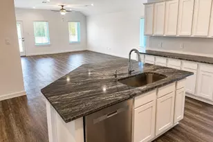 1018 Sycamore Dr, Rosharon, TX 77583 - Photo 2