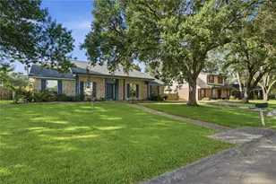 1909 Rampart St, League City, TX 77573 - Photo 2