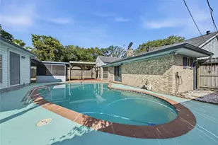 1909 Rampart St, League City, TX 77573 - Photo 34