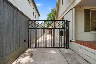 1806 McDuffie St, Houston, TX 77019 - Photo 44