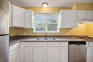 313 Greenbriar Dr, Baytown, TX 77520 - Photo 18