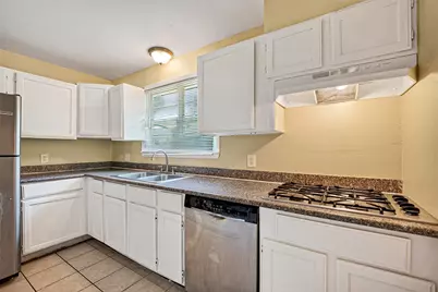 313 Greenbriar Drive, Baytown, TX 77520 - Photo 14