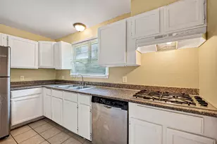 313 Greenbriar Dr, Baytown, TX 77520 - Photo 14