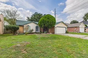 16207 N Meadow Dr, Houston, TX 77073 - Photo 2