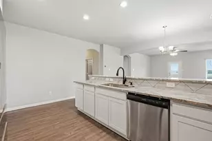 4305 E Bayou Maison Cir, Dickinson, TX 77539 - Photo 8