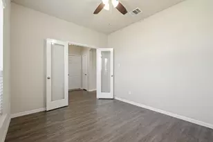 4305 E Bayou Maison Cir, Dickinson, TX 77539 - Photo 6