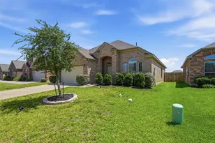 4305 E Bayou Maison Cir, Dickinson, TX 77539 - Photo 2