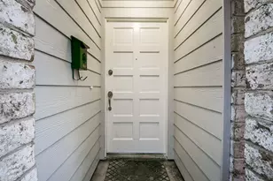 9111 Rentur Dr, Houston, TX 77031 - Photo 2