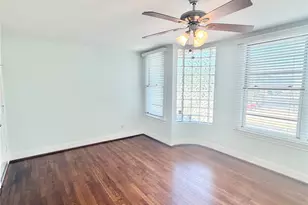 1417 Tremont St, Galveston, TX 77550 - Photo 4