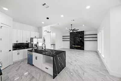 1515 Waco St, Dayton, TX 77535 - Photo 12