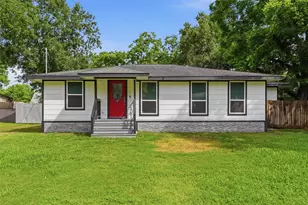 404 Oaklawn St, League City, TX 77573 - Photo 1