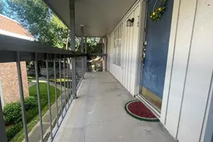 2350 Bering Dr, Houston, TX 77057 - Photo 2