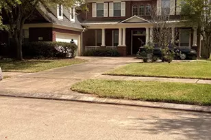 4627 Lake Knoll Ct, Sugar Land, TX 77479 - Photo 2