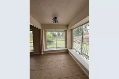 414 Dogwood Street, Lake Jackson, TX 77566 - Photo 4