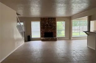 414 Dogwood St, Lake Jackson, TX 77566 - Photo 2