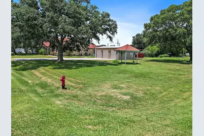 405 Park Street, Anahuac, TX 77514 - Photo 4