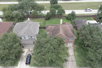 2508 Lexington Court, League City, TX 77573 - Photo 2