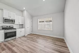 601 Greystone Ln, Angleton, TX 77515 - Photo 10