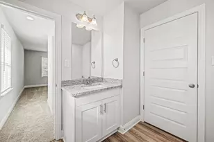 601 Greystone Ln, Angleton, TX 77515 - Photo 12