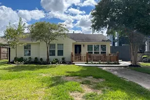 1635 Chippendale Rd, Houston, TX 77018 - Photo 1