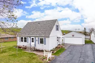 33 Nelson Dr, Silver Bay, MN 55614 - Photo 2