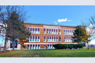 400 SW 1st Ave, Chisholm, MN 55719 - Photo 1