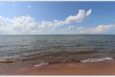 2729 Lake Shore Dr E #4, Ashland, WI 54806 - Photo 4