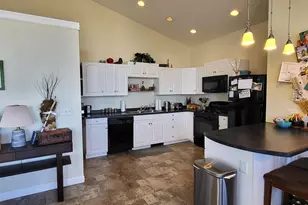 908 E Skyline Pkwy, Duluth, MN 55805 - Photo 4