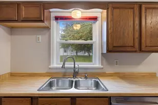 2219 W 22nd St, Duluth, MN 55811 - Photo 6
