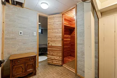 2219 W 22nd St, Duluth, MN 55811 - Photo 16