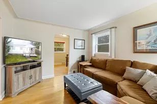 2219 W 22nd St, Duluth, MN 55811 - Photo 8