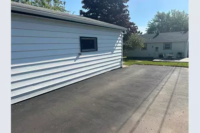 2219 W 22nd St, Duluth, MN 55811 - Photo 38