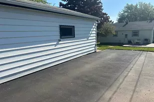 2219 W 22nd St, Duluth, MN 55811 - Photo 38