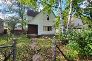 111 Carrie Ave, Eveleth, MN 55734 - Photo 2