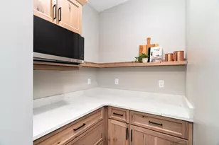 8408 Potters Pl, Duluth, MN 55807 - Photo 8