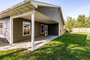 738 Hawthorne St, Cloquet, MN 55720 - Photo 2