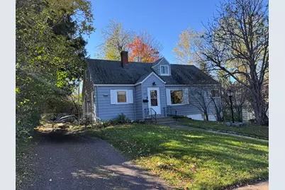 110 E Chisholm St, Duluth, MN 55803 - Photo 2