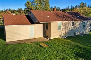 1123 Adams Ave, Eveleth, MN 55734 - Photo 32