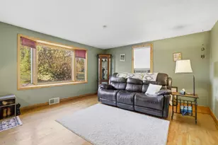 1123 Adams Ave, Eveleth, MN 55734 - Photo 10