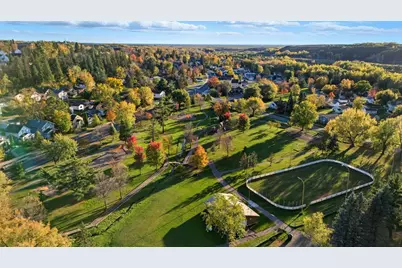 1123 Adams Ave, Eveleth, MN 55734 - Photo 2