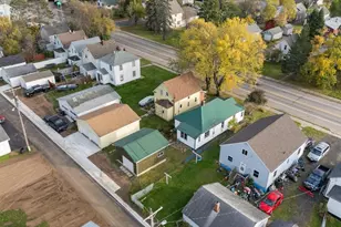 316 W 3rd Ave, Aurora, MN 55705 - Photo 2