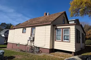 111 W Nebraska Ave, Gilbert, MN 55741 - Photo 4