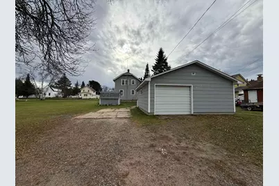 214 SW 8th St, Chisholm, MN 55719 - Photo 4