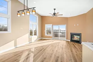 8602 Maynard Pl, Duluth, MN 55807 - Photo 4