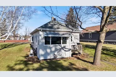 121 Oak St, Proctor, MN 55810 - Photo 1