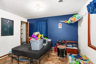 401 Memorial Dr, Buhl, MN 55713 - Photo 10