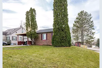 401 Memorial Dr, Buhl, MN 55713 - Photo 2