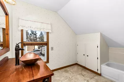 302 River Bluff Ave, Sandstone, MN 55072 - Photo 14