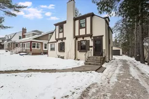 145 Waverly Pl, Duluth, MN 55803 - Photo 2